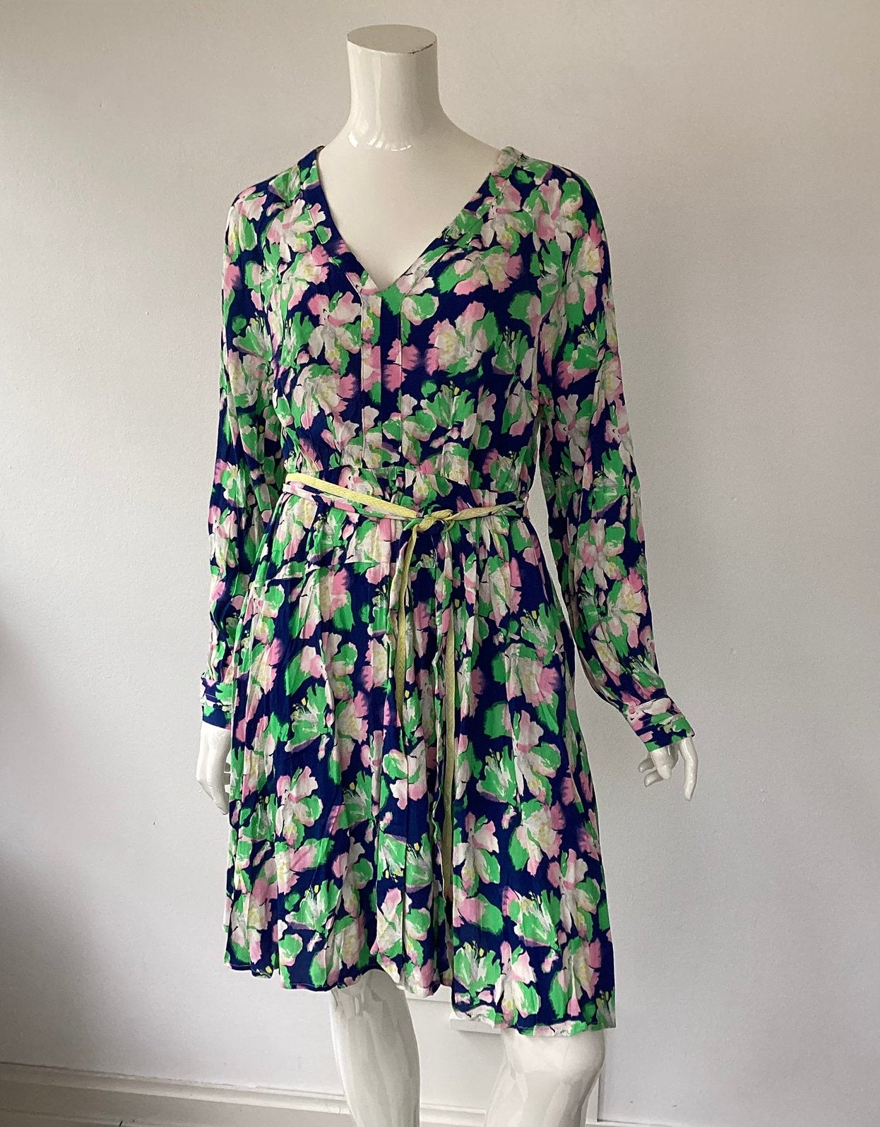 POM AMSTERDAM. Nieuwe jurk,mt 40, Kleding | Dames, Verzenden, Nieuw, Maat 38/40 (M), Onder de knie