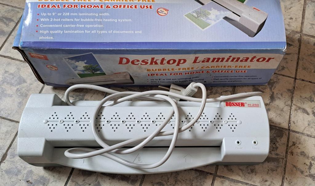 BOSSER Desktop Laminator H-200 met A4 lamineerhoezen, Ophalen, BOSSER, Gebruikt, Onbekend