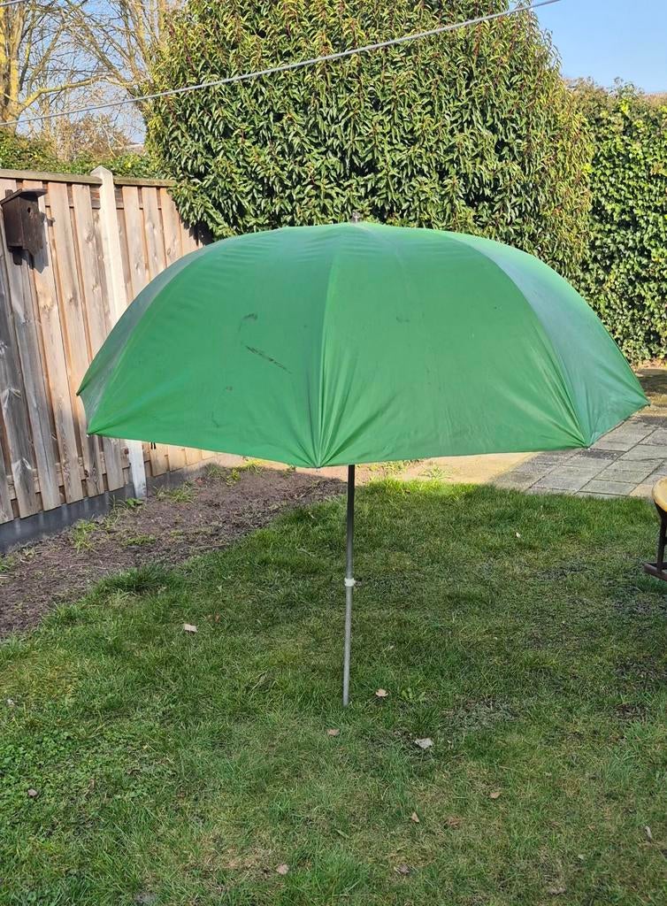 Groene vis parasol, ideaal voor bij het vissen of strand, Ophalen, Gebruikt, 2 tot 3 meter, Stokparasol