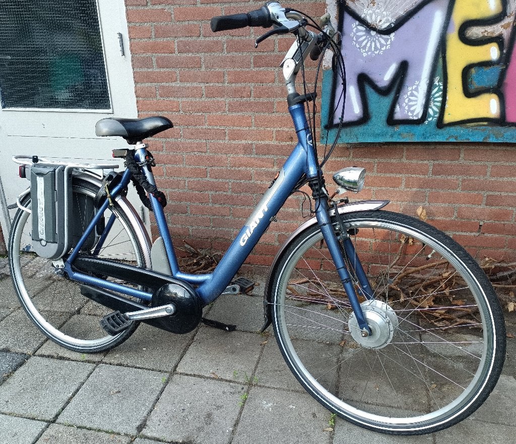 Giant elektrische damesfiets met 2 accu’s  incl. oplader, Ophalen, Minder dan 30 km per accu, Gebruikt, Giant