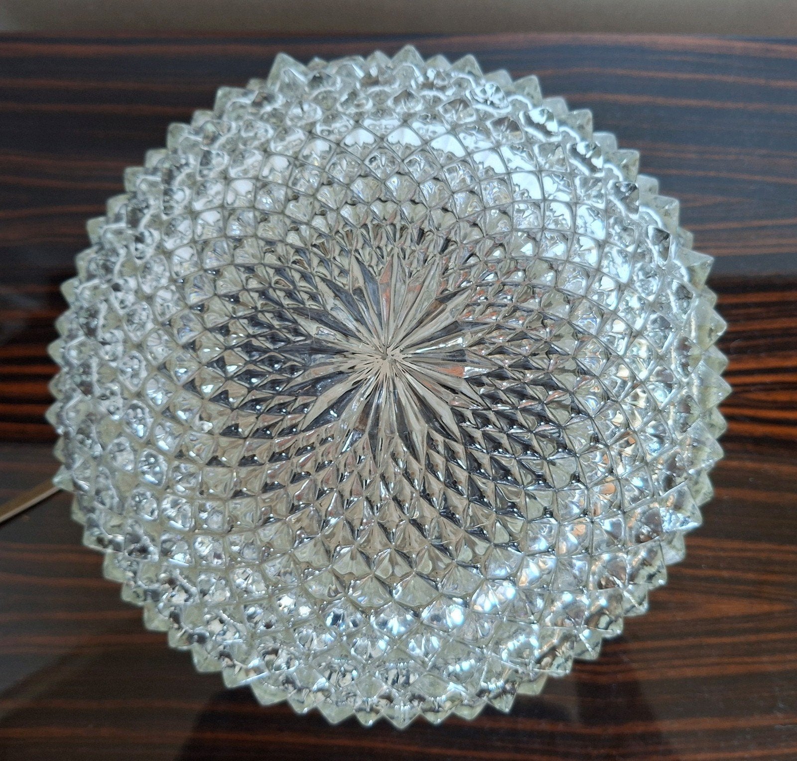 Vintage plafondlamp met schitterend reliëfglas, Gebruikt, Jaren 70, Glas, Plafondlamp