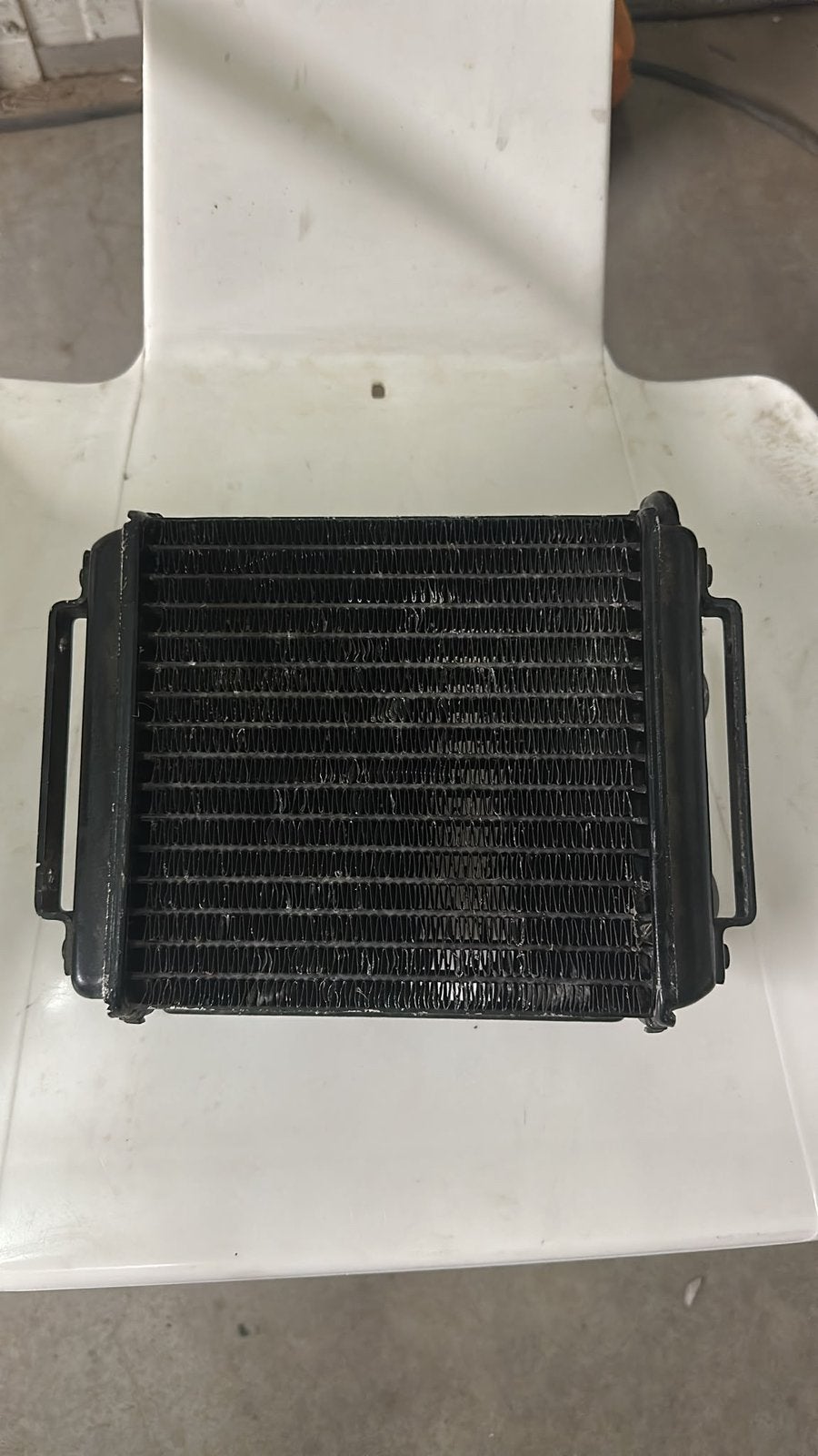 Radiateur geen idee van wat even groot als Aerox radiateur, Motoren, Ophalen of Verzenden, Gebruikt