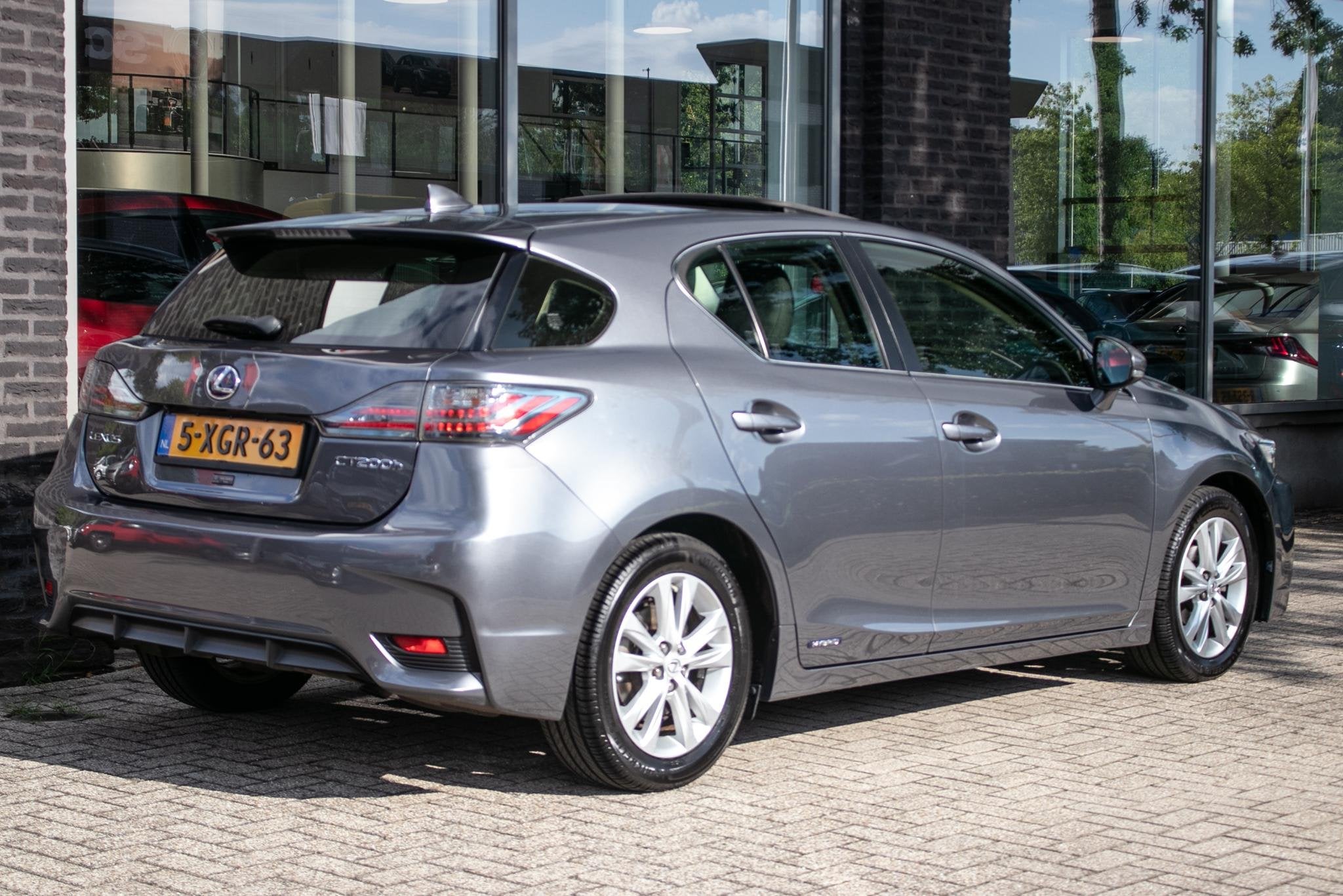 Lexus CT 200h Business Line | Navigatie | Open dak | Dealer, Auto's, Lexus, 136 pk, Gebruikt, 4 cilinders, Leder en Stof