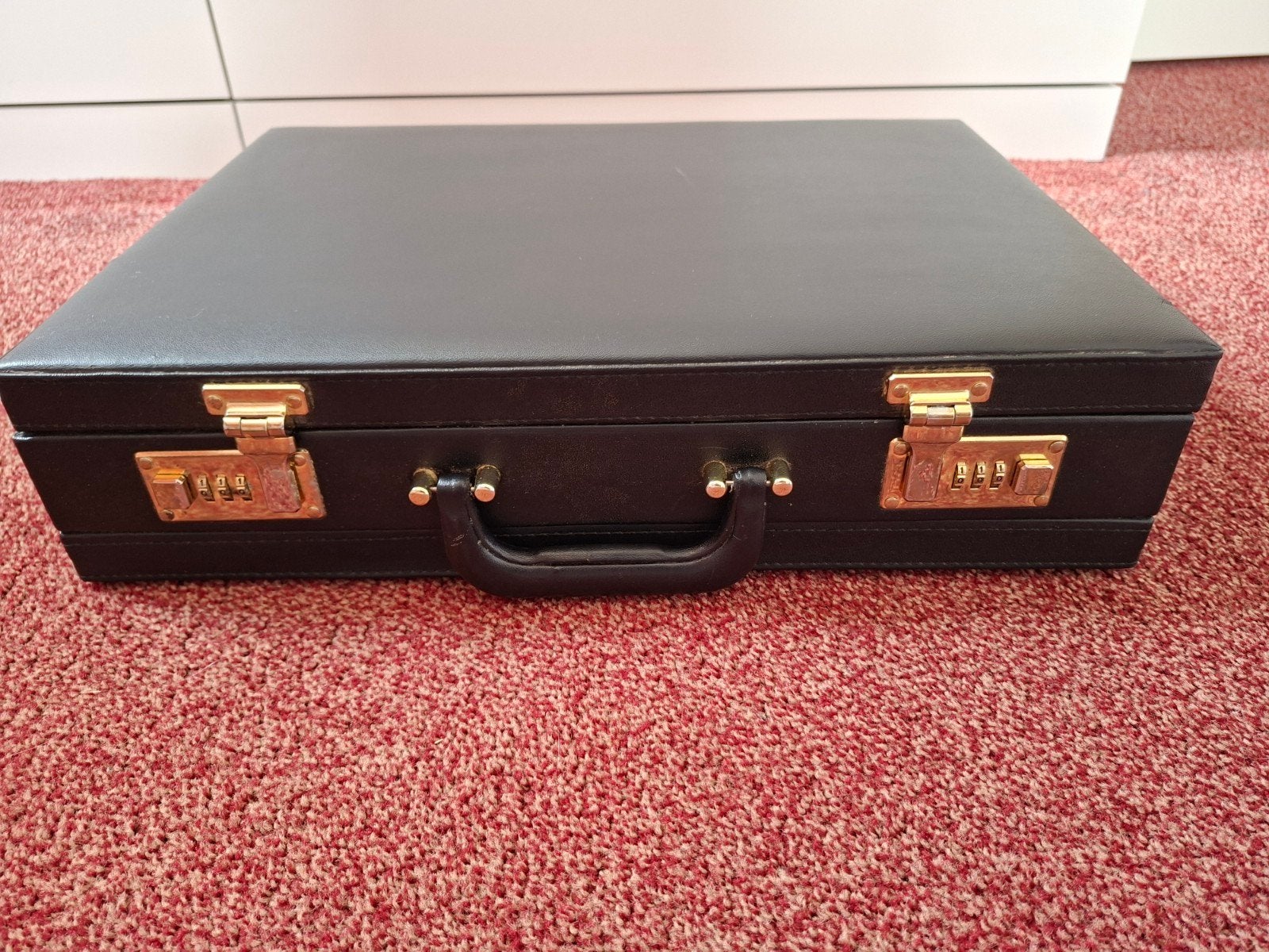 Nette koffer met cijferslot voor A4 documenten, Ophalen, Gebruikt, Slot, 35 tot 45 cm