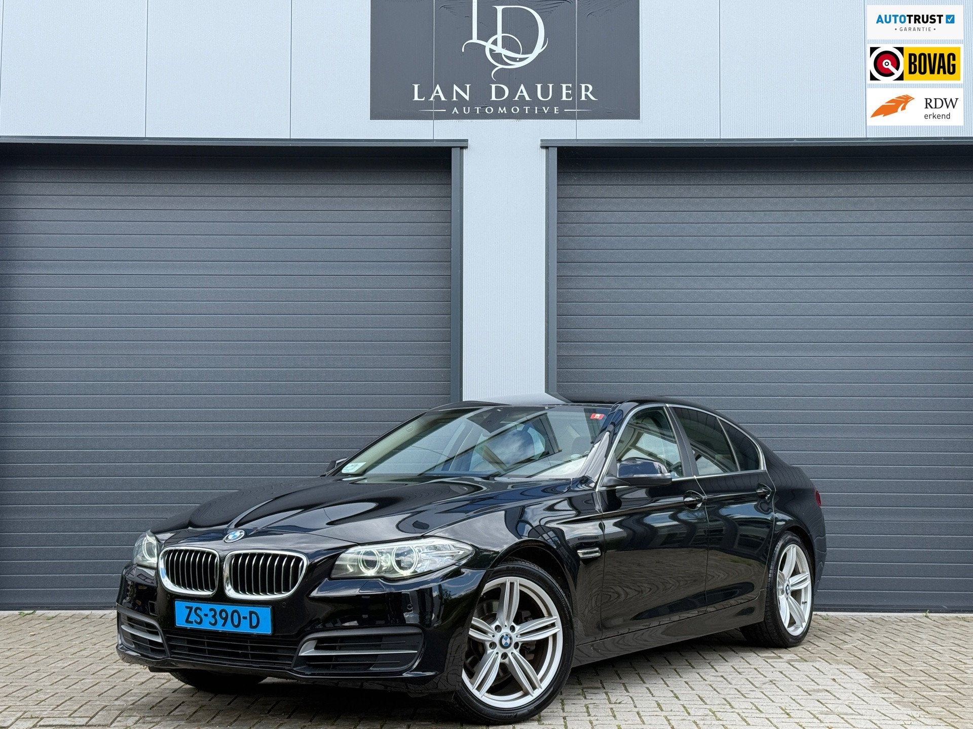 BMW 5-serie 520d High Executive / TAXI RIJKLAAR / LEDER LUXE, Auto's, BMW, Automaat, Achterwielaandrijving, Euro 6, 2000 kg