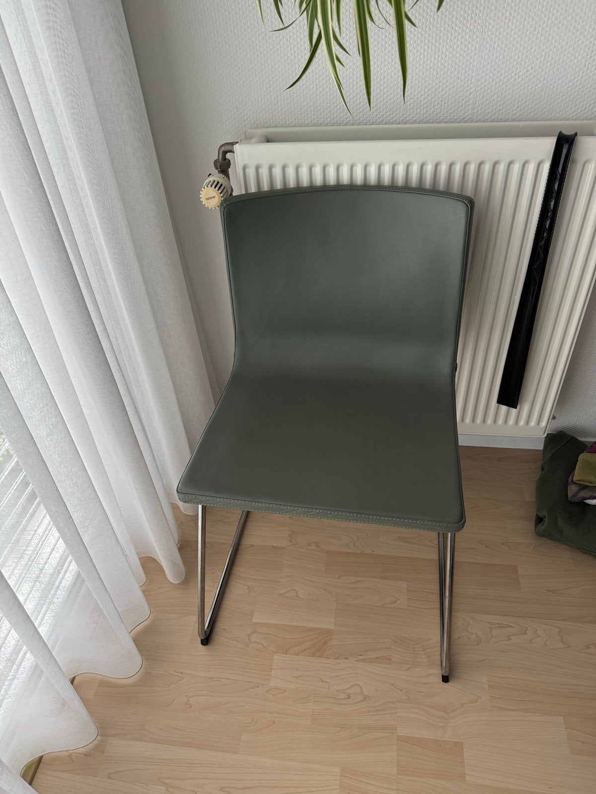 IKEA Bernhard stoel - Groen/Grijs met chromen onderstel, Ophalen, Overige kleuren, Leer, Zo goed als nieuw