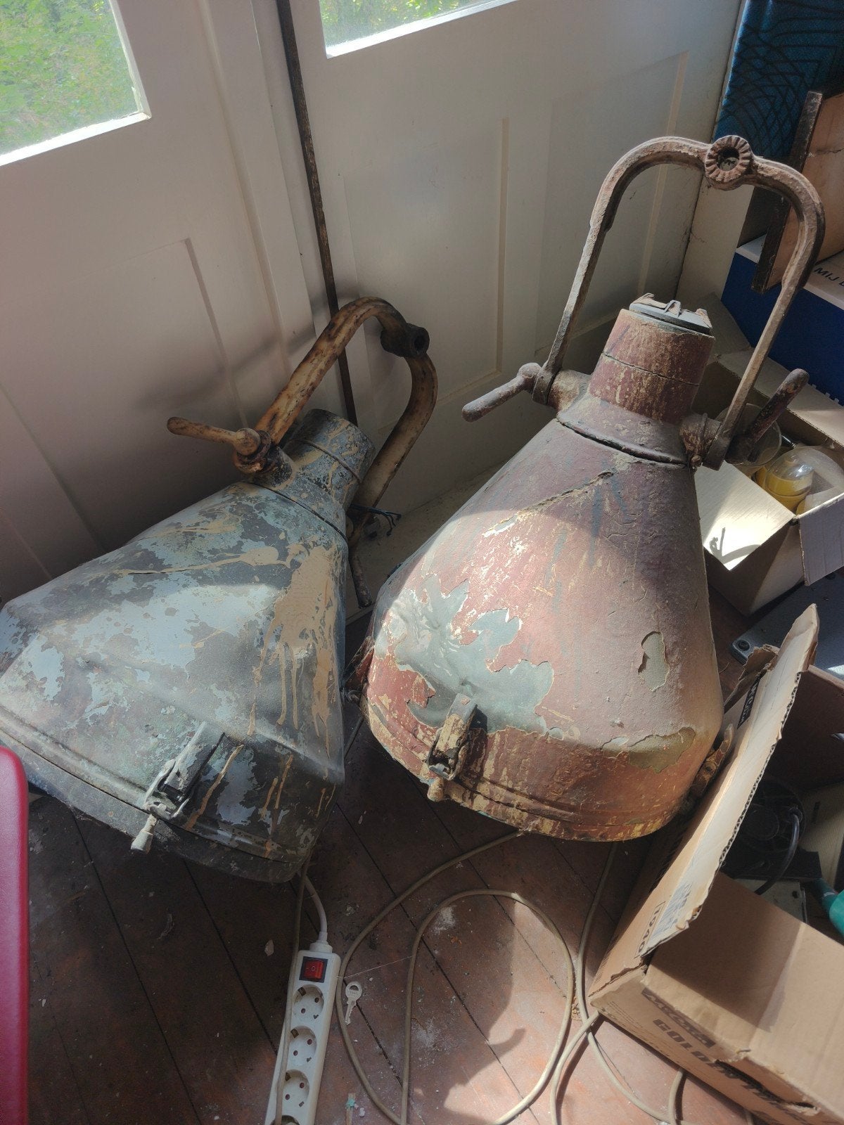 Set van 2 Vintage Industriële Scheepslampen - Opknappers, Ophalen