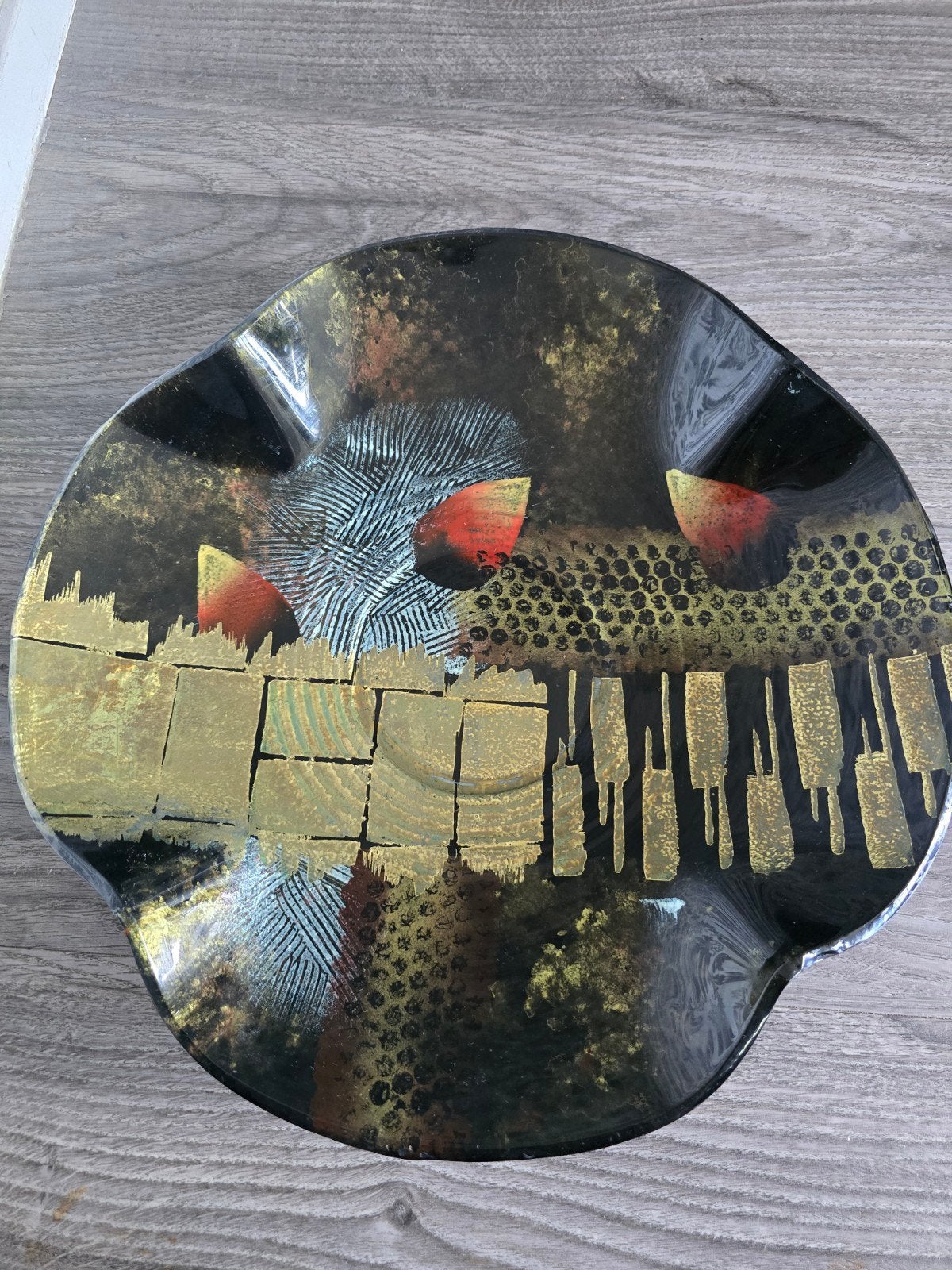 Decoratieve schaal van glas, zwart met goudkleurige accenten, Ophalen of Verzenden