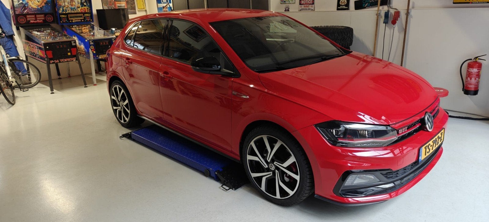 Volkswagen Polo 2.0 TSI 200pk 6-DSG 2018 Rood, Auto's, 4 cilinders, 1984 cc, 1200 kg, Grijs
