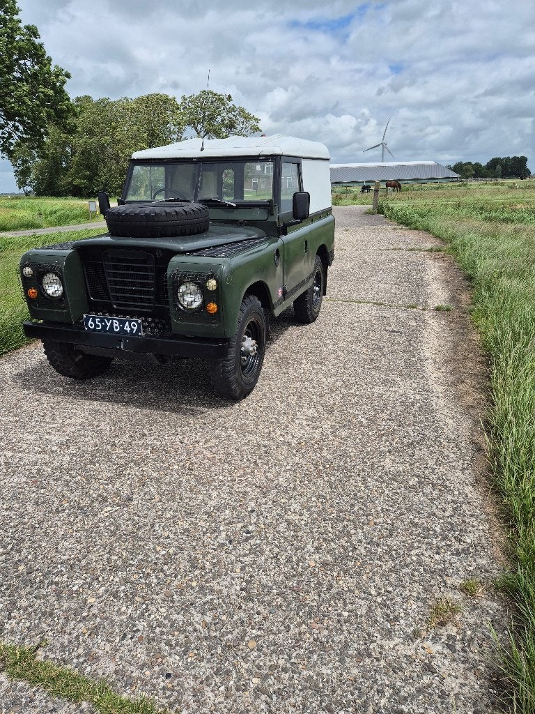 Land Rover 88 2.3dsl RHD 4WD 1976 Groen met Hardtop (wit), 2286 cc, Trekhaak, 4 cilinders, 68 pk