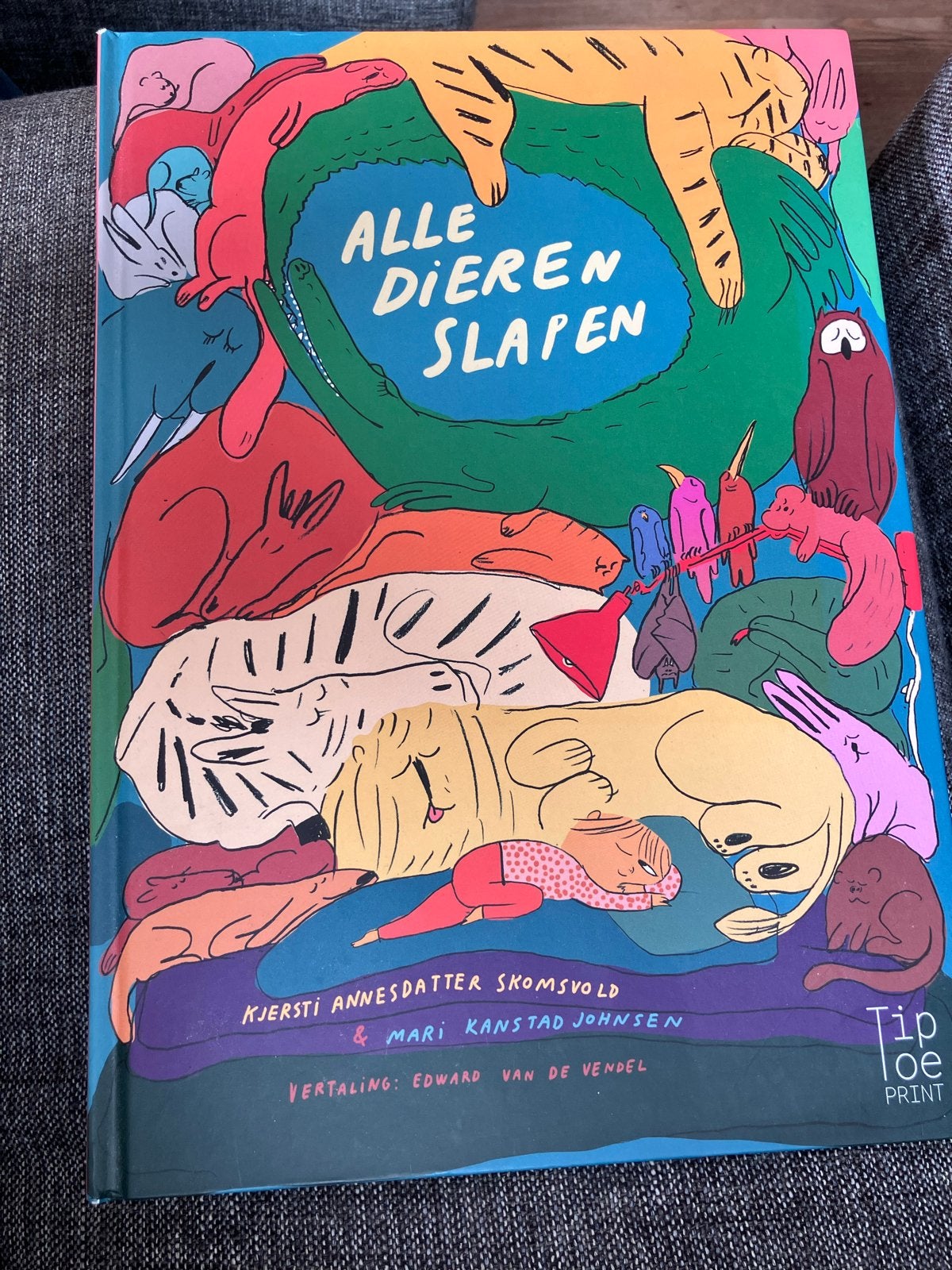 Alle Dieren Slapen - Prentenboek voor kinderen, Ophalen of Verzenden, Zo goed als nieuw, 2 tot 3 jaar