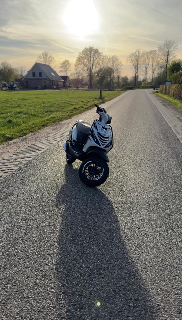 Piaggio Zip 70cc, Fietsen en Brommers, Scooters | Piaggio, Gebruikt, Zip, Maximaal 45 km/u, Tweetakt, Ophalen of Verzenden