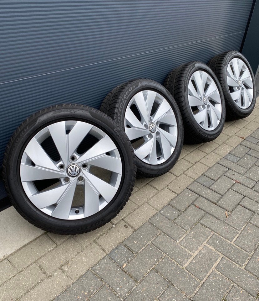 17 Inch Volkswagen Velgen Winter! Origineel! NieuwStaat! 6,5, Auto-onderdelen, Ophalen, Gebruikt, Banden en Velgen, 17 inch