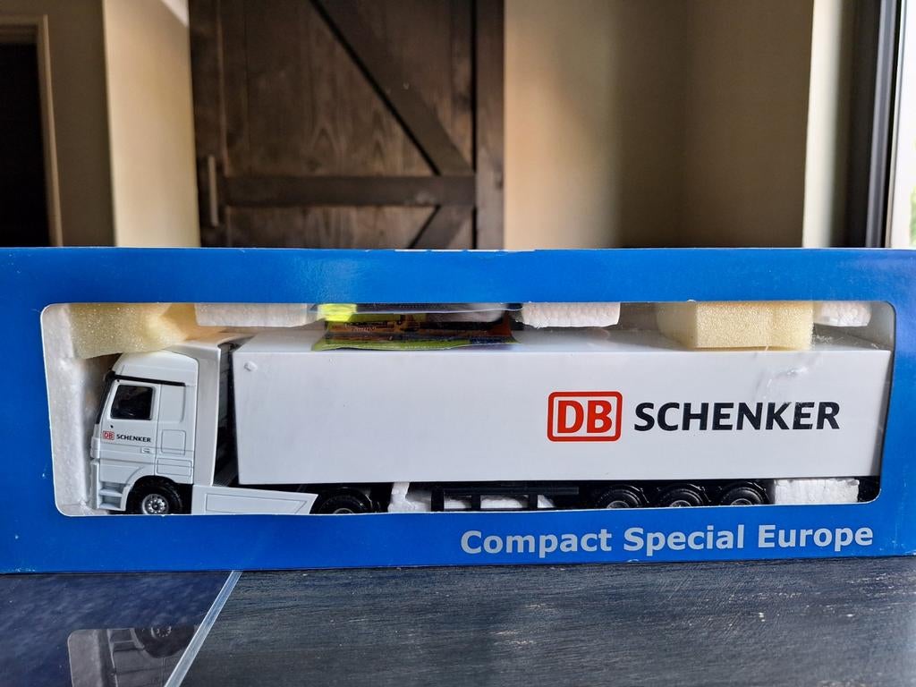 Vrachtauto  van metaal schaal 1:50, Ophalen of Verzenden, Nieuw, Overige typen, Overige merken