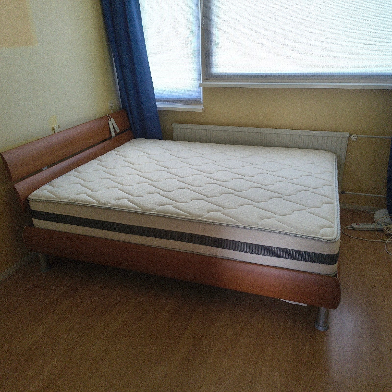 2 persoonsbed 160x200 met lattenbodem en matras, Ophalen, Gebruikt, Tweepersoons