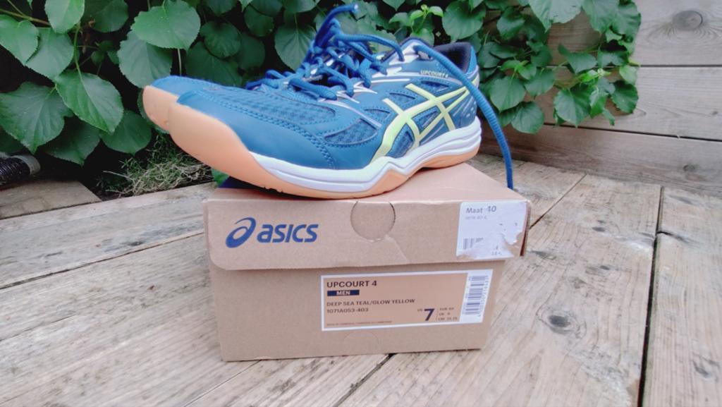Asics Upcourt 4 zaalschoenen maat 40., Ophalen of Verzenden