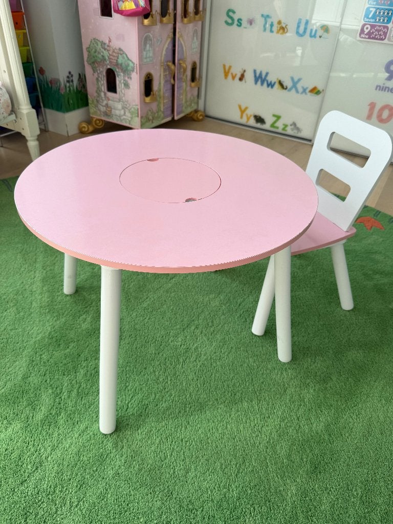 Pink Children's Table + Chair, Ophalen, Gebruikt, Tafel(s) en Stoel(en)
