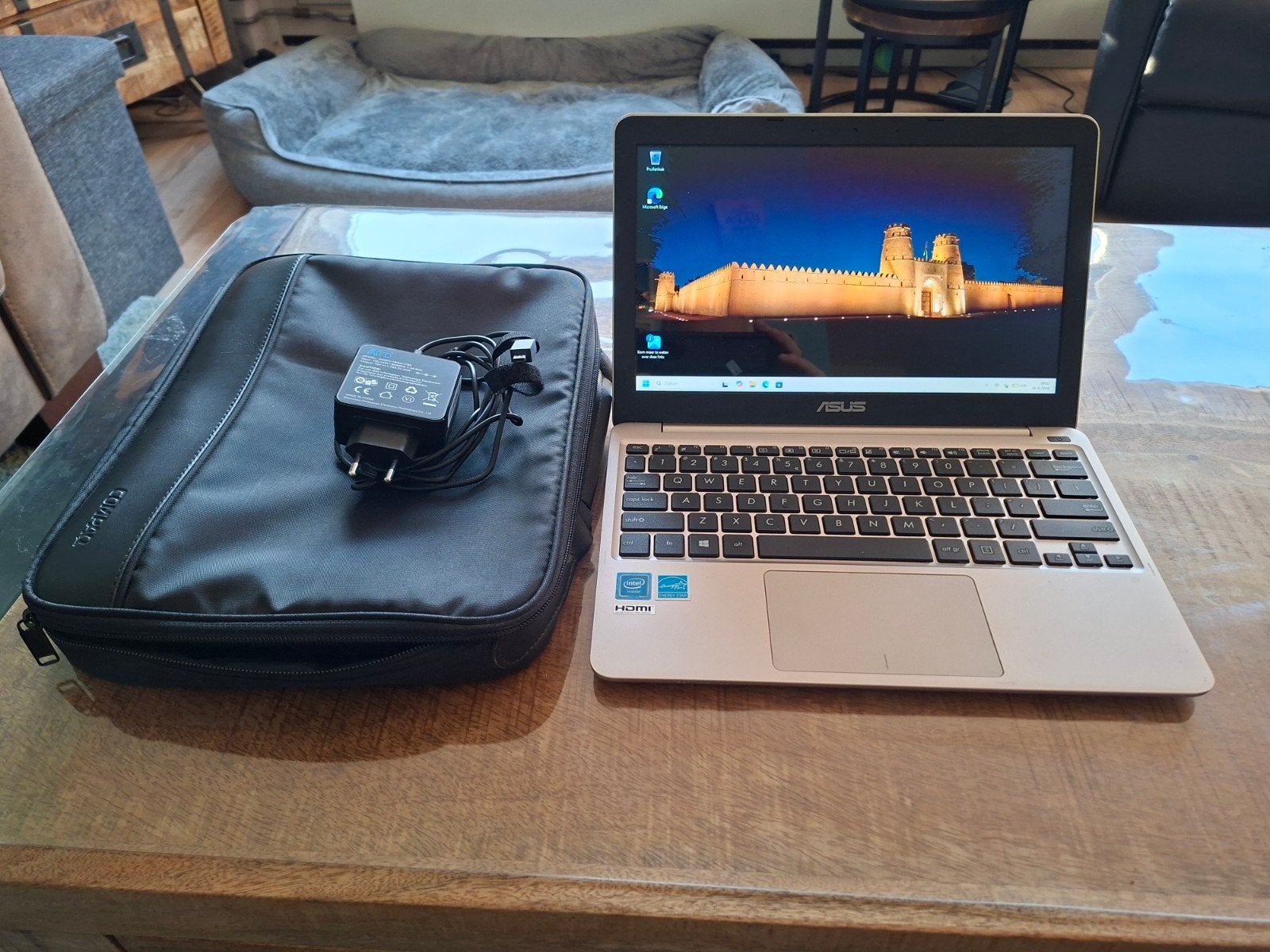 ASUS VivoBook E200HA - Compacte en lichte laptop, Computers en Software, Ophalen, Asus, Gebruikt, Qwerty