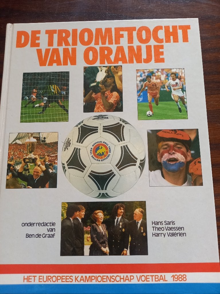 Boek: de triomftocht van oranje 1988, Diverse auteurs, Ophalen of Verzenden, Zo goed als nieuw, Balsport