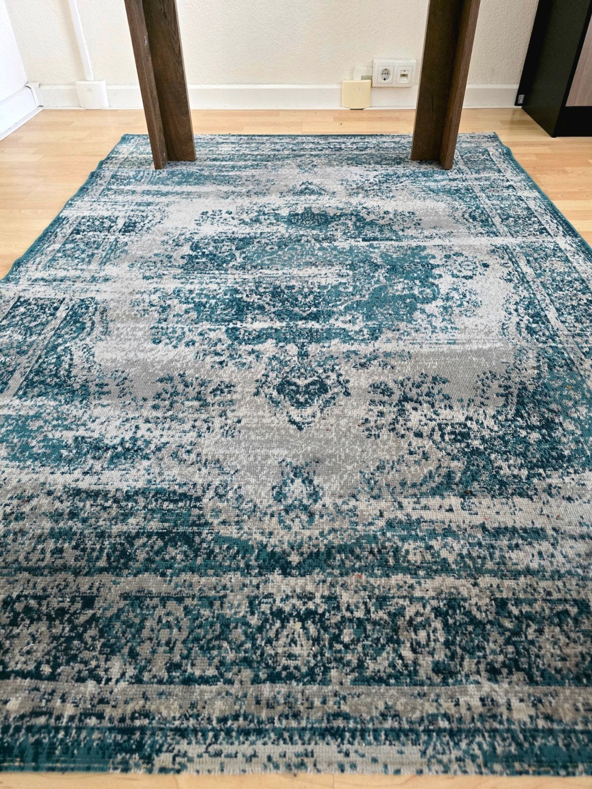 Vloerkleed 130 x 187 cm – Goede staat, Huis en Inrichting, Stoffering | Tapijten en Kleden, Grijs, Ophalen of Verzenden, Zo goed als nieuw