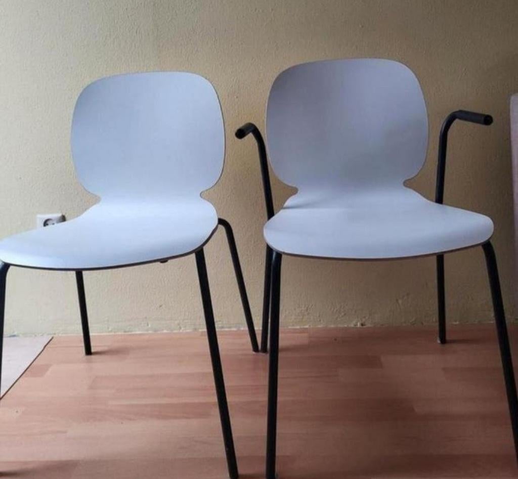 Twee IKEA Adde stoelen, wit met zwart onderstel, Gebruikt, Twee, Wit, Ophalen of Verzenden