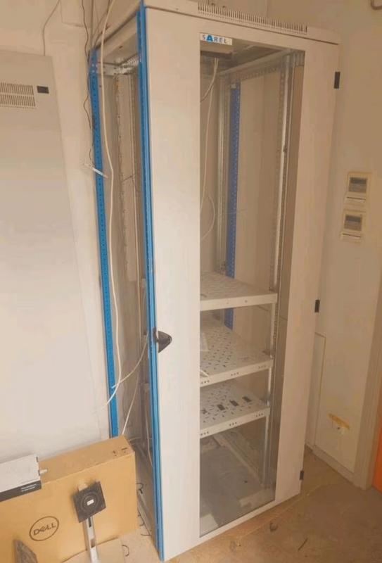Serverrack / serverkast, Ophalen, Gebruikt, Glas, Plaatstaal