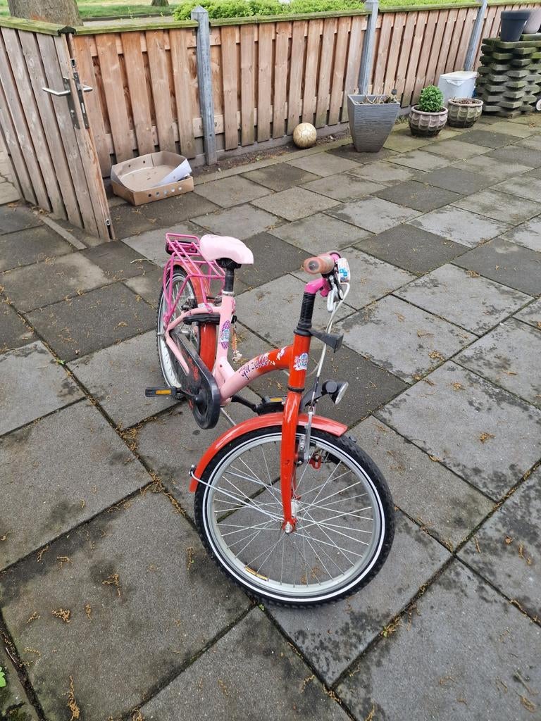 Kinderfiets rood/roze met mandje en bagagedrager, Ophalen