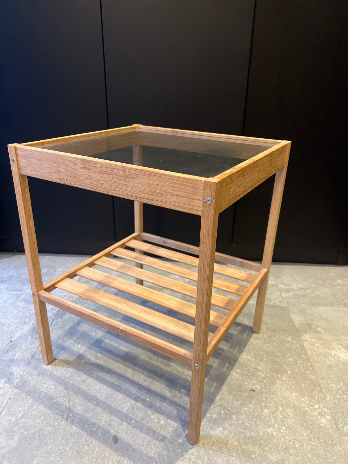 IKEA Nesna tafeltje nachtkastje, Huis en Inrichting, Ophalen, Overige materialen, Vierkant, Minder dan 50 cm