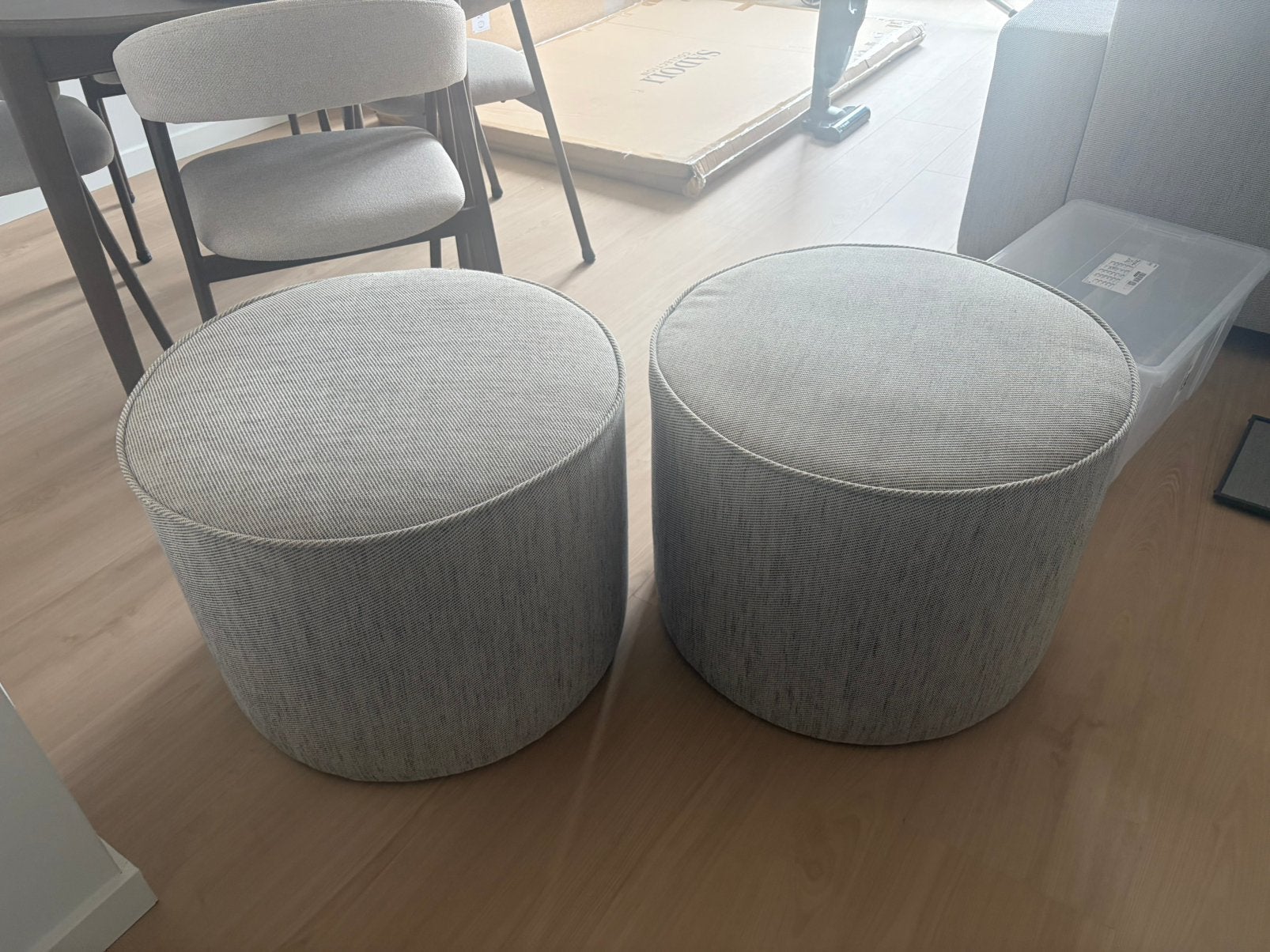 IKEA poef uit de Sörvallen serie (viarp beige/bruin), Ophalen, Zo goed als nieuw, Stof, 50 tot 75 cm