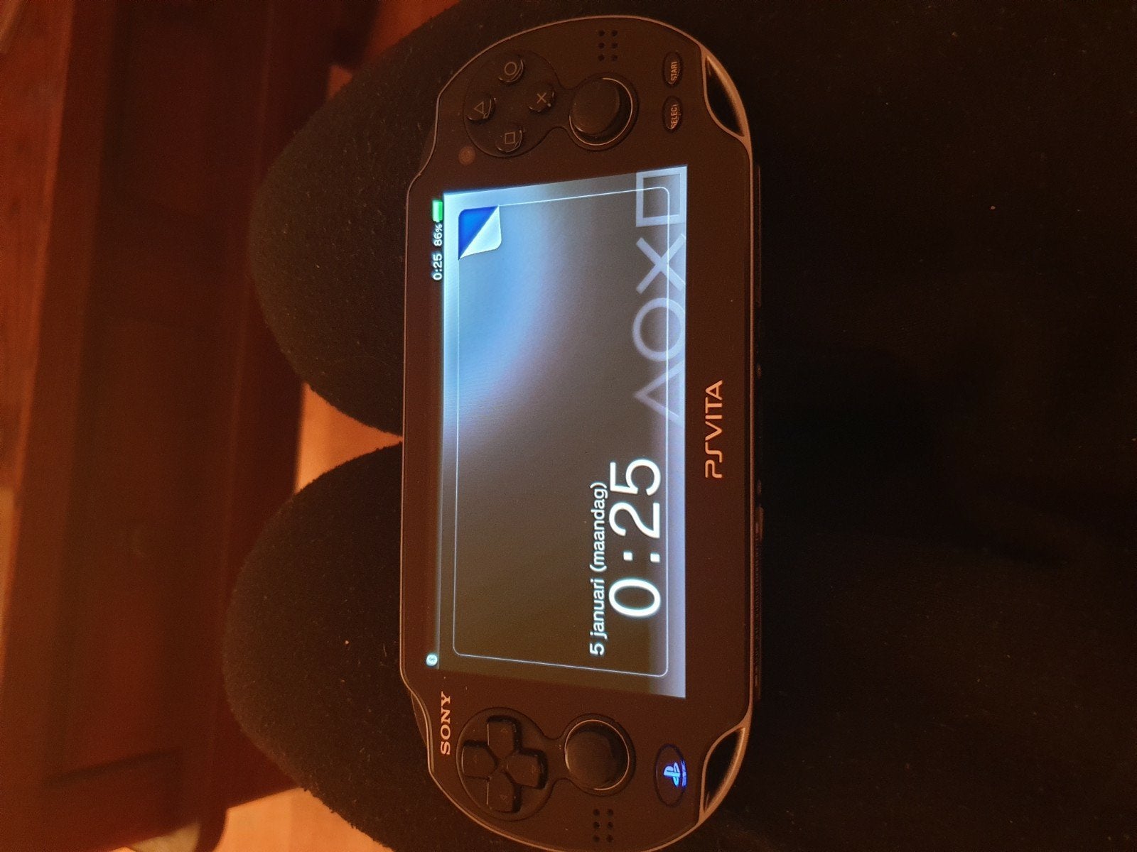 Ps Vita (SLIM) het nieuwste model  16 GB met spellen erop., Spelcomputers en Games, Spelcomputers | Sony PlayStation Vita, Ophalen of Verzenden