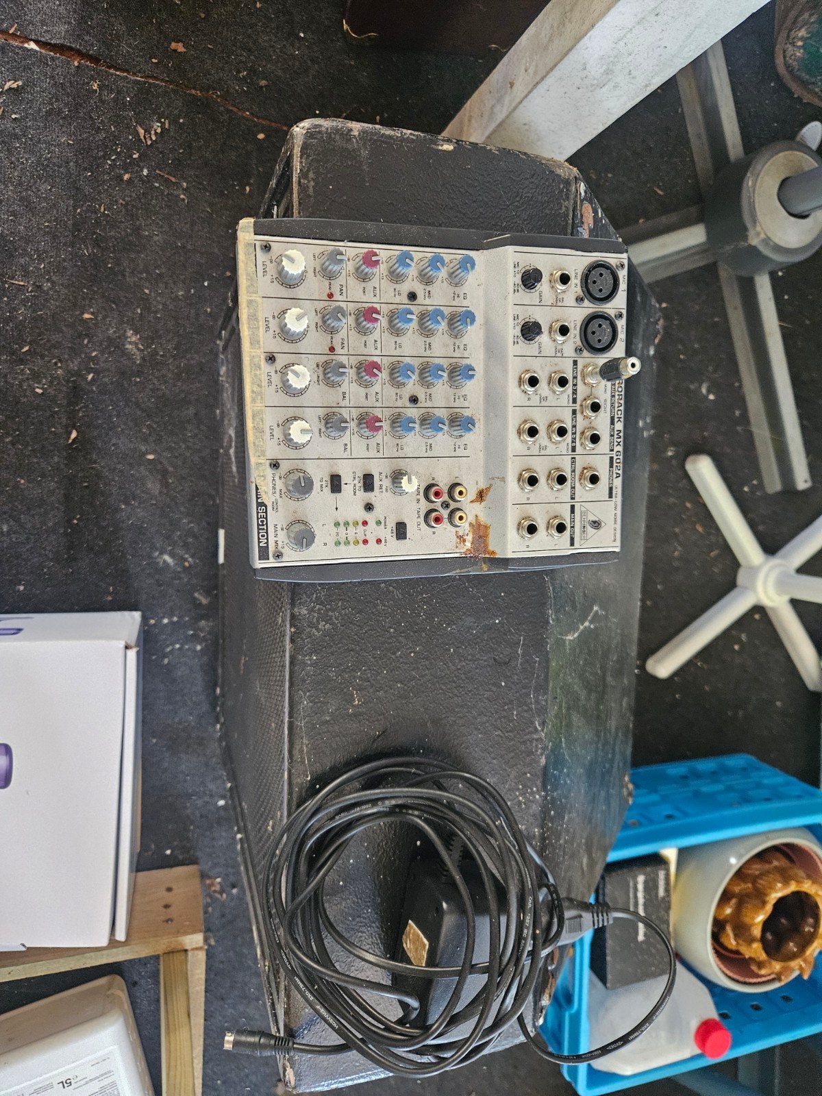 Behringer Eurorack MX602A mixer met 2 boxen, Ophalen