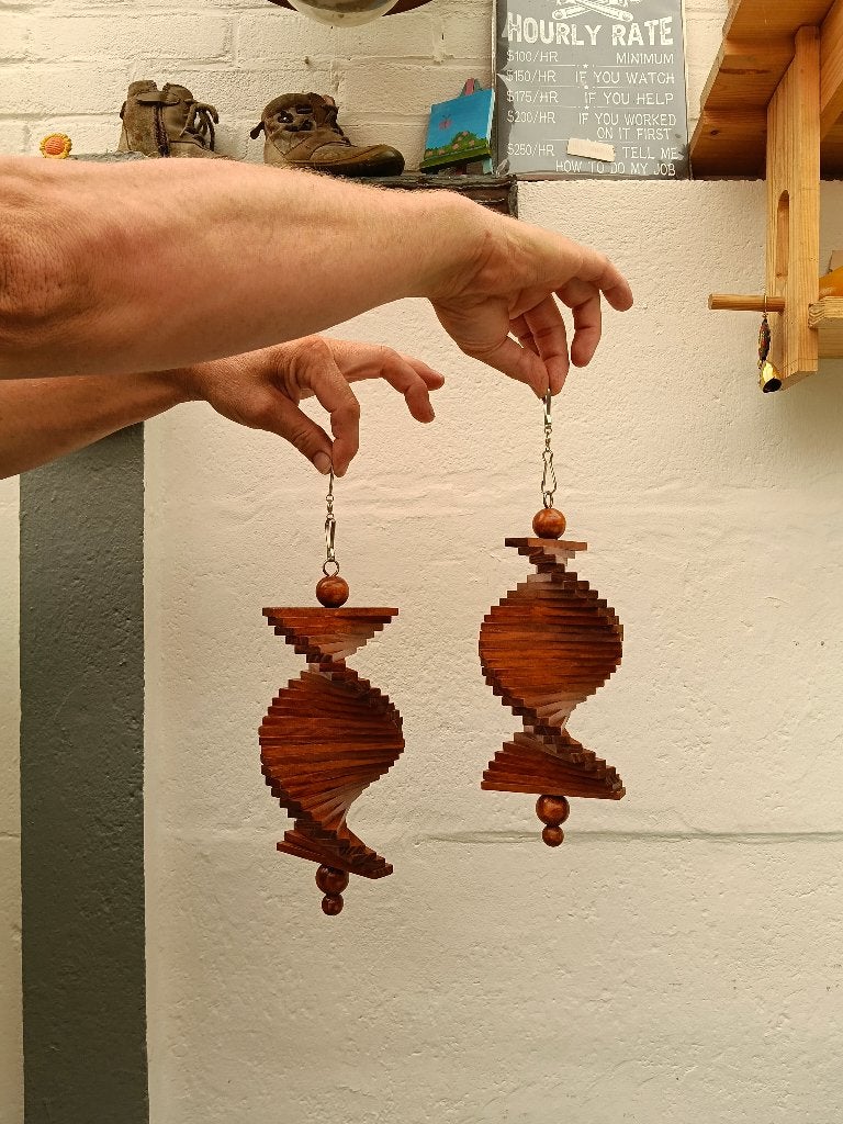Te koop set leuke Windspinners 30cm hout, Tuin en Terras, Ophalen of Verzenden, Zo goed als nieuw