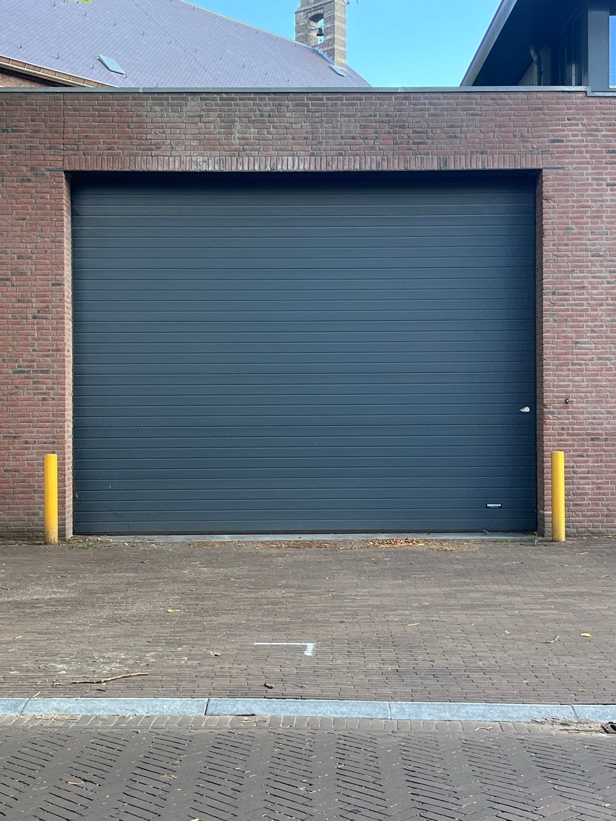 Sectionaal poort met elektrische bediening 530 x 400 cm., Ophalen, Kunststof, Gebruikt, Garagedeur