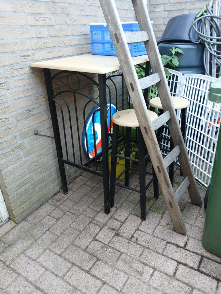 1 bartafel met 2 krukken, Huis en Inrichting, Tafels | Statafels, Ophalen, Gebruikt