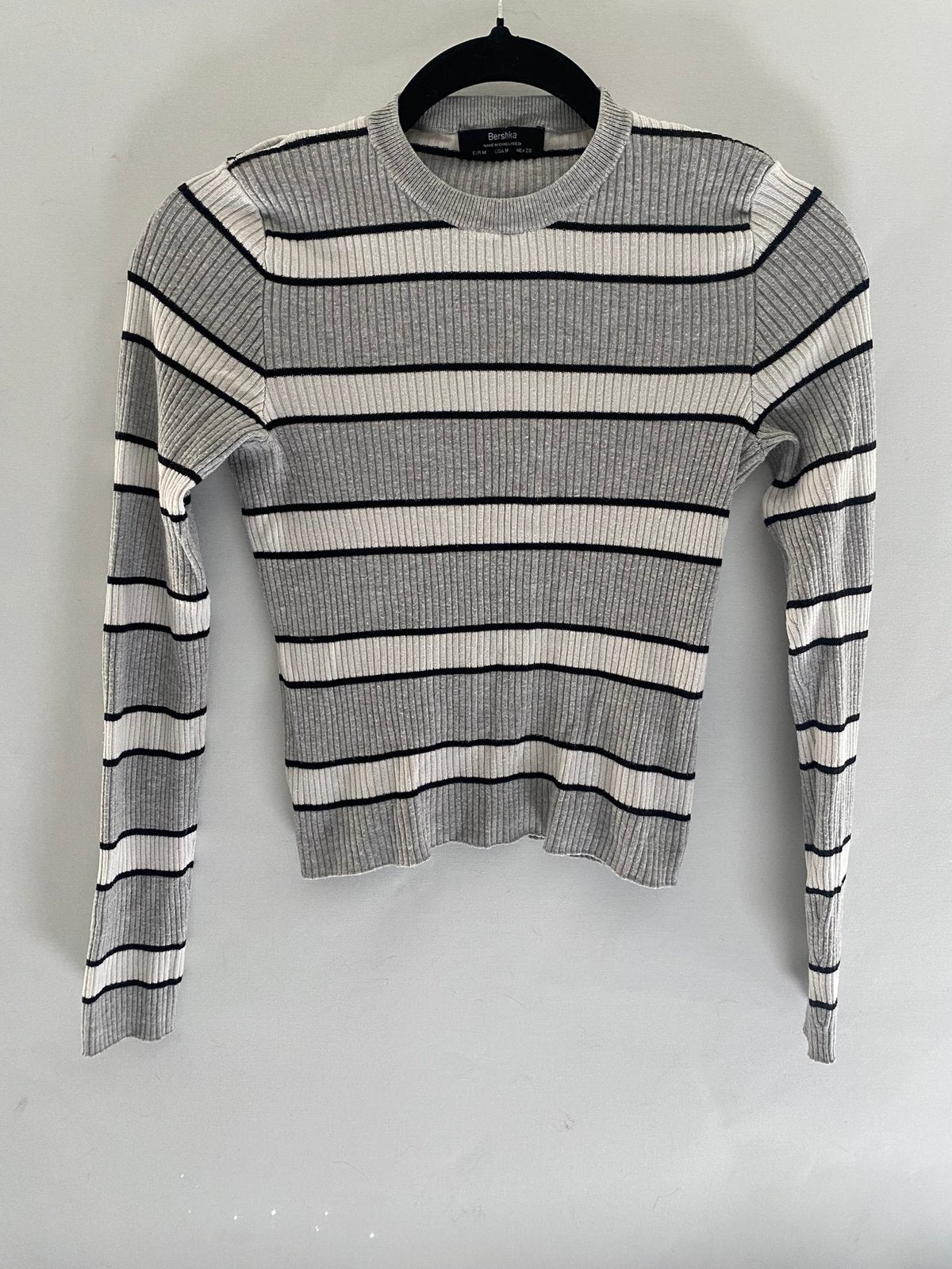 Bershka Geribde Gestreepte Trui | Grijs/Wit | Maat M / 38, Ophalen of Verzenden, Zo goed als nieuw, Maat 38/40 (M), Grijs