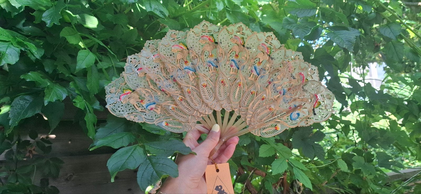 Handgemaakte Indonesische waaier met pauwenmotief, Antiek en Kunst, Kunst | Niet-Westerse kunst, Handgemaakt, Natuurlijk materiaal