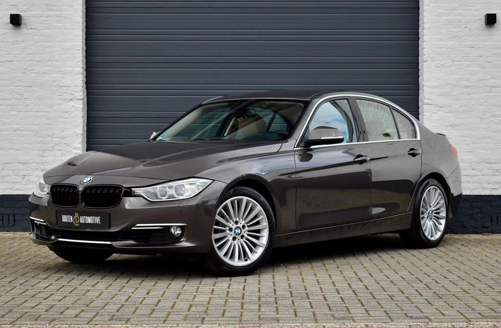 BMW 3-serie 328i High Executive | Camera | H&K | Xenon |, Auto's, BMW, Bedrijf, Te koop, 3-Serie, ABS, Achteruitrijcamera, Airbags