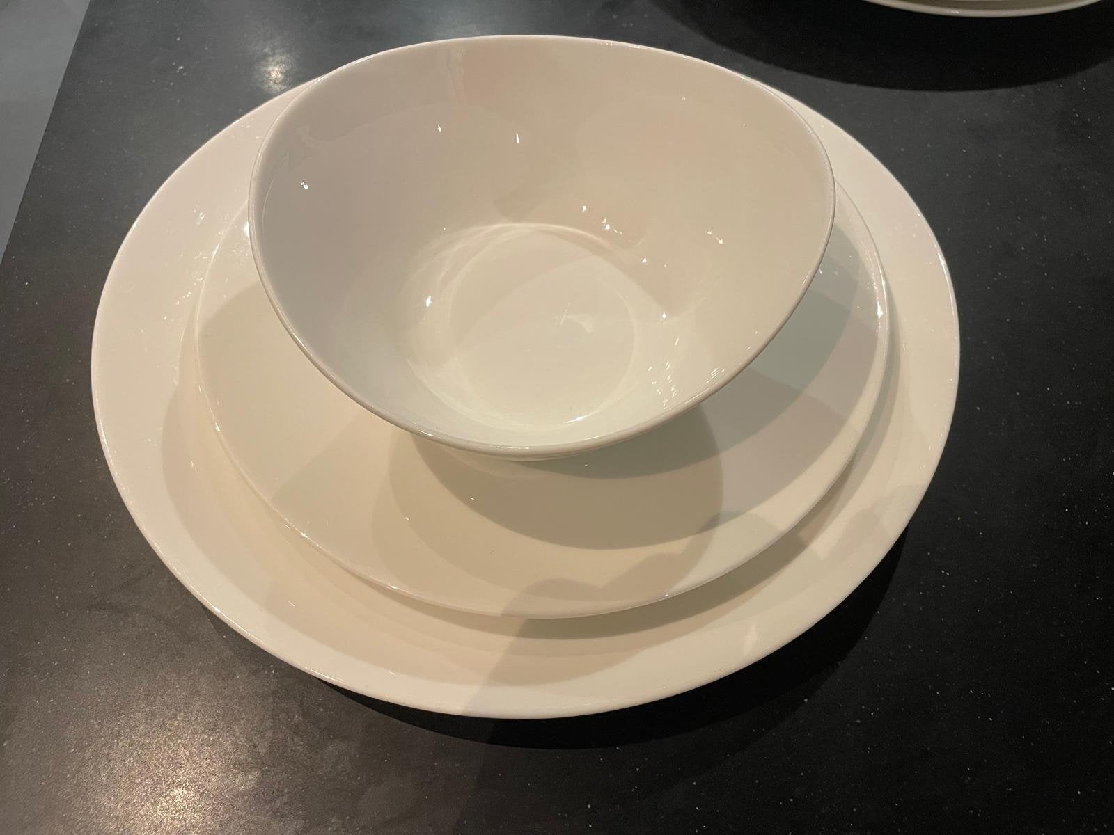 Sierlijk service van ikea, Ophalen of Verzenden, Zo goed als nieuw, Bord(en), Overige stijlen