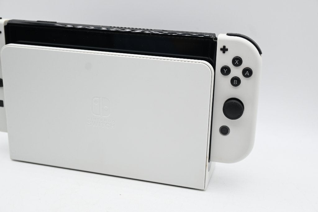 Nintendo Switch OLED 64GB (2025 Model) Wit, Spelcomputers en Games, Nintendo, Overige genres, 1 speler, Zo goed als nieuw
