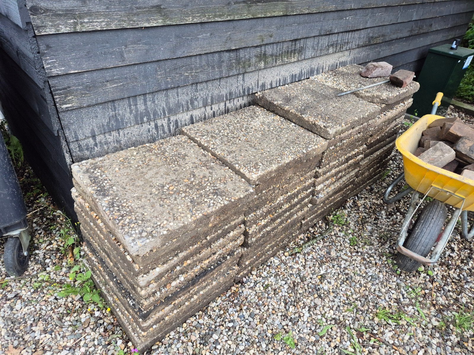 Grindtegels 50x50 cm - ca. 14m2 - Gratis af te halen, Tuin en Terras, Gebruikt, Ophalen of Verzenden, 10 m² of meer, Grind
