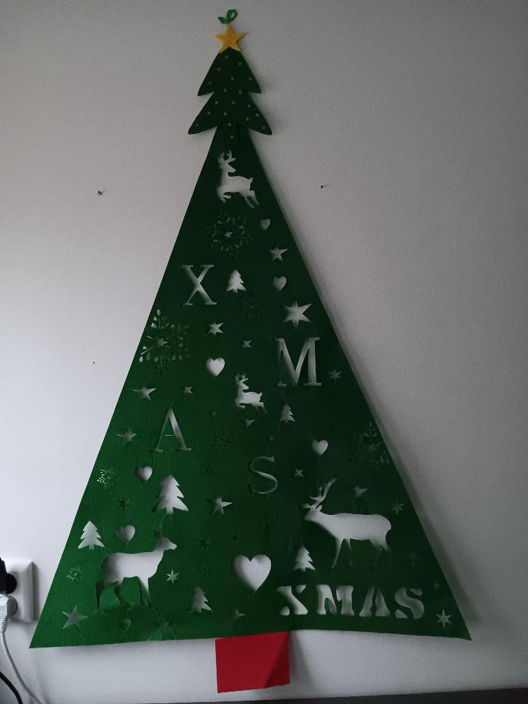 Grote vilten wandkerstboom groen met uitsneden, Diversen, Kerst, Gebruikt, Ophalen of Verzenden