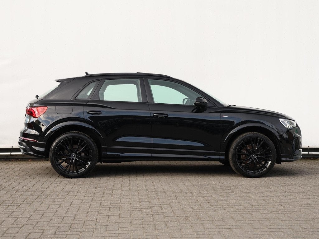 Audi Q3 45 TFSI e S edition | LED | Pano | Leder/Alcantara |, Auto's, Gebruikt, Automatische klimaatregeling, Zwart, Hybride Elektrisch/Benzine