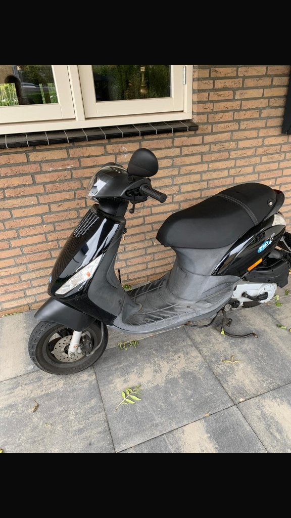 Piaggio Zip 4T, Ophalen, Zip, Zo goed als nieuw, Benzine