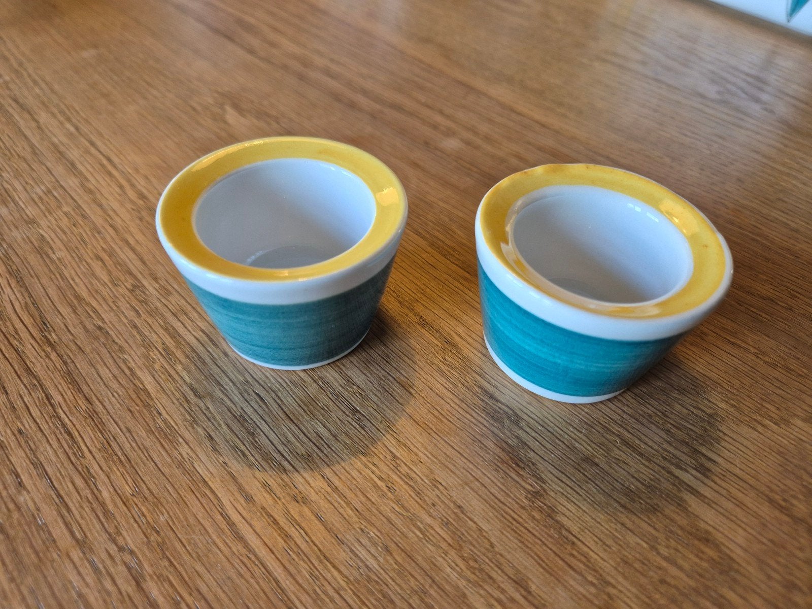 2 eierdopjes Rörstrand Picknick groen-geel, Ophalen of Verzenden