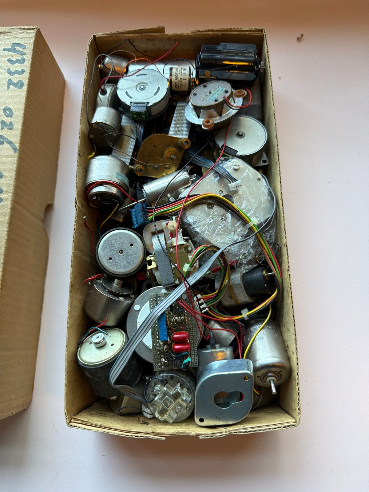 Partij vintage elektromotoren: DC, synchroon, tandwielmotore, Doe-het-zelf en Verbouw, Motoren, Ophalen of Verzenden, Gebruikt