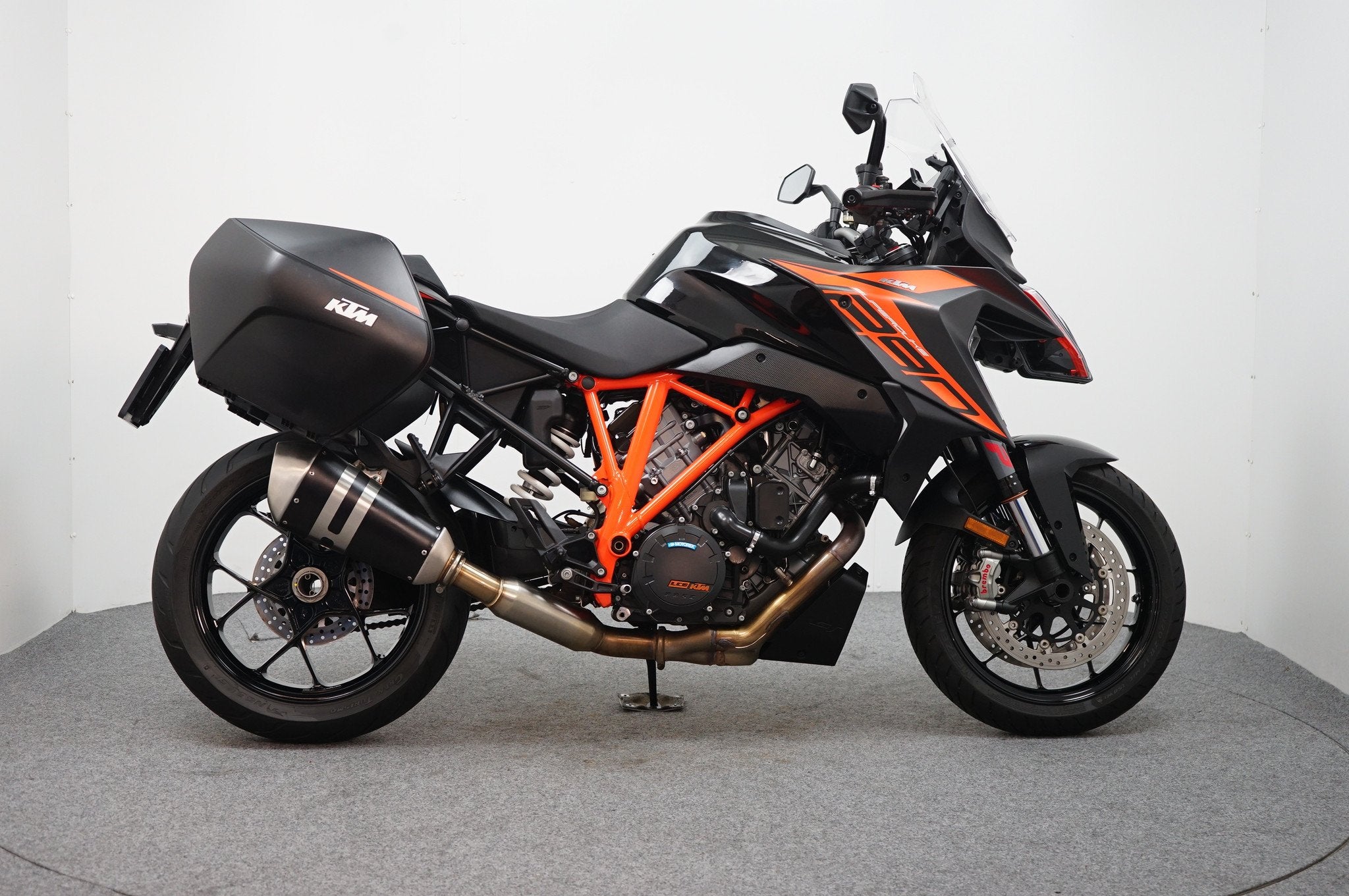 KTM 1290 SuperDuke GT ABS (bj 2022), Motoren, 1301 cc, Sport, Meer dan 35 kW, ABS