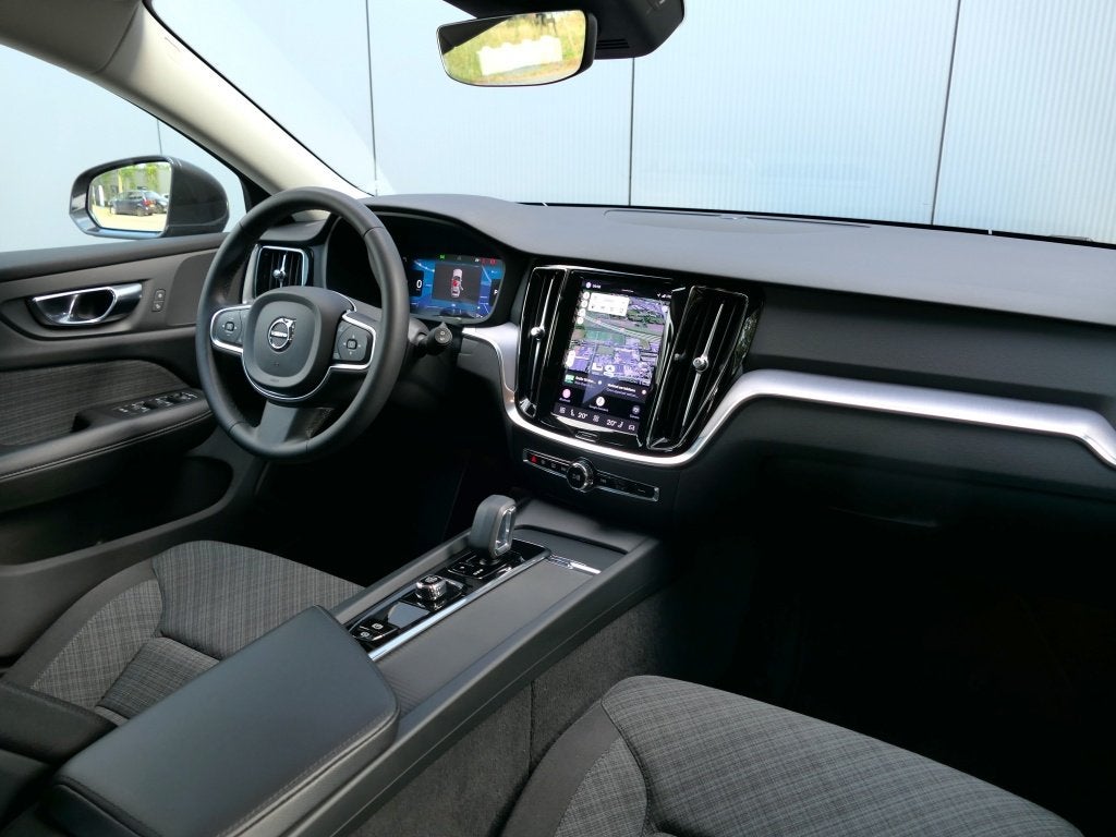 Volvo V60 2.0 B4 Core 12 MND BOVAG-garantie Trekhaak / Pilot, Auto's, Automaat, 12 maanden, Stof, 4 cilinders