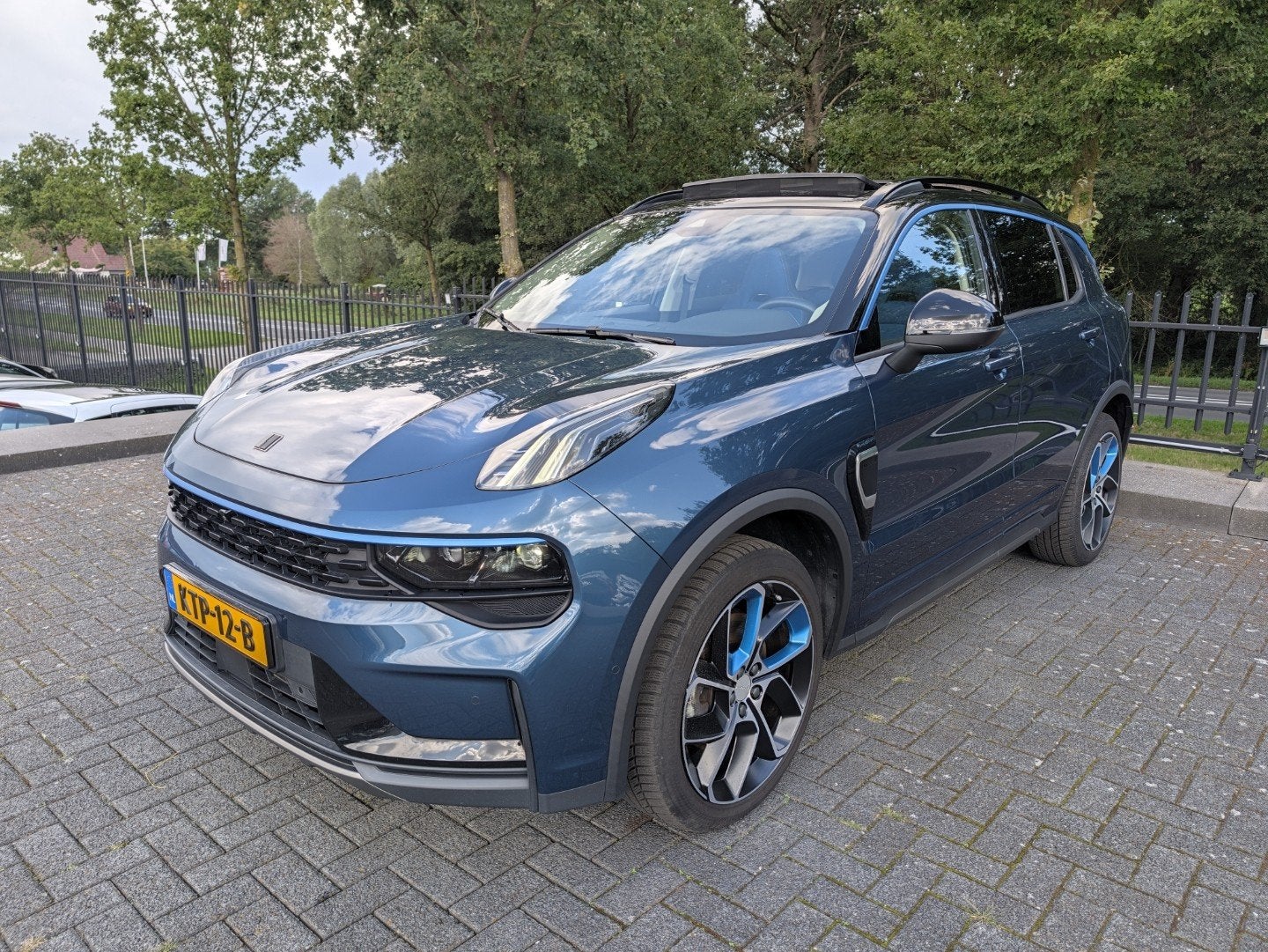 Lynk & Co 01 1.5 PHEV | NETTE AUTO!| Pano | Memory | 360º |, Auto's, Stof, Gebruikt, Euro 6, Overige carrosserieën