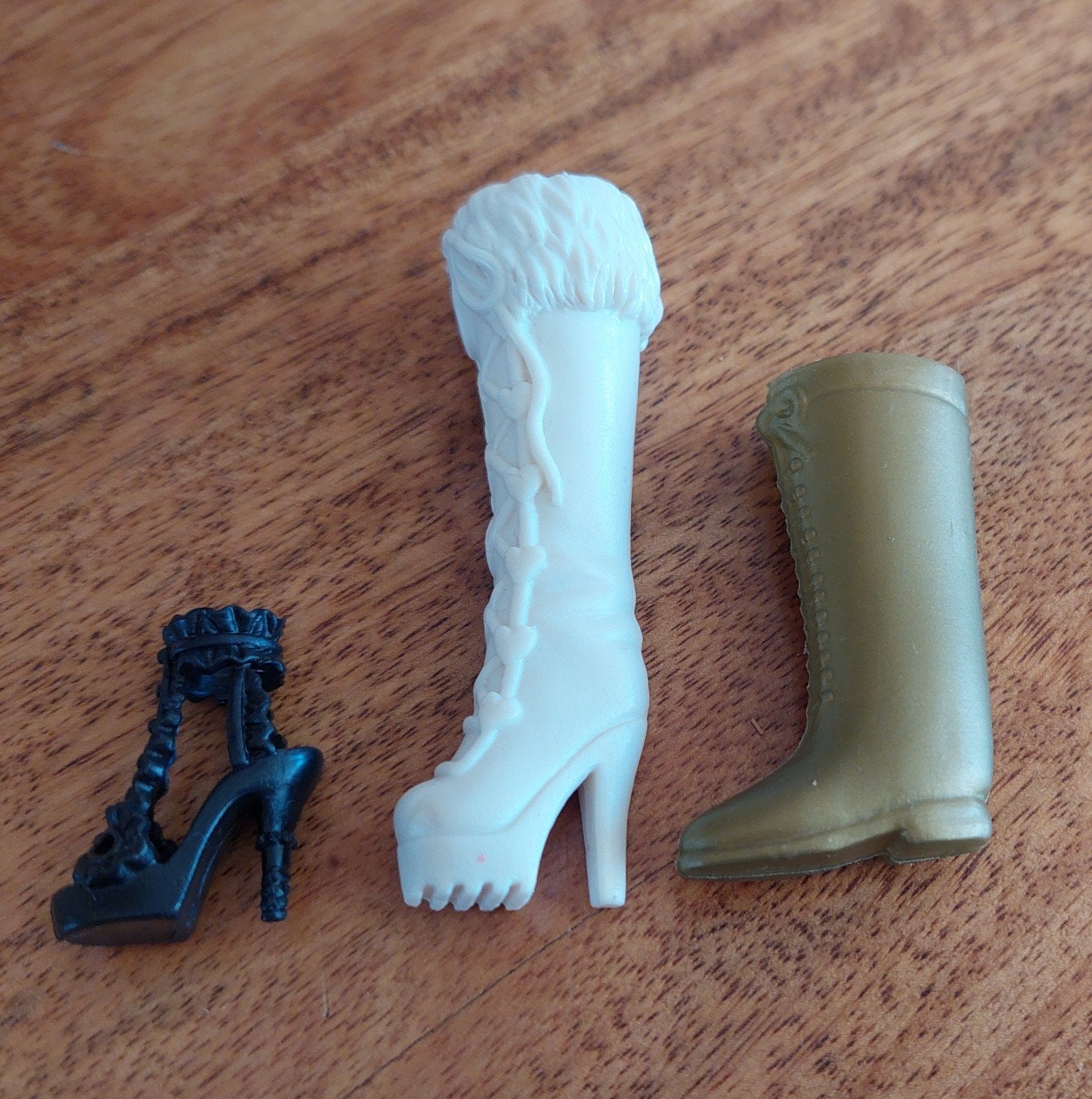 Enkele Barbie schoenen / laarzen, Ophalen of Verzenden, Zo goed als nieuw, Barbie