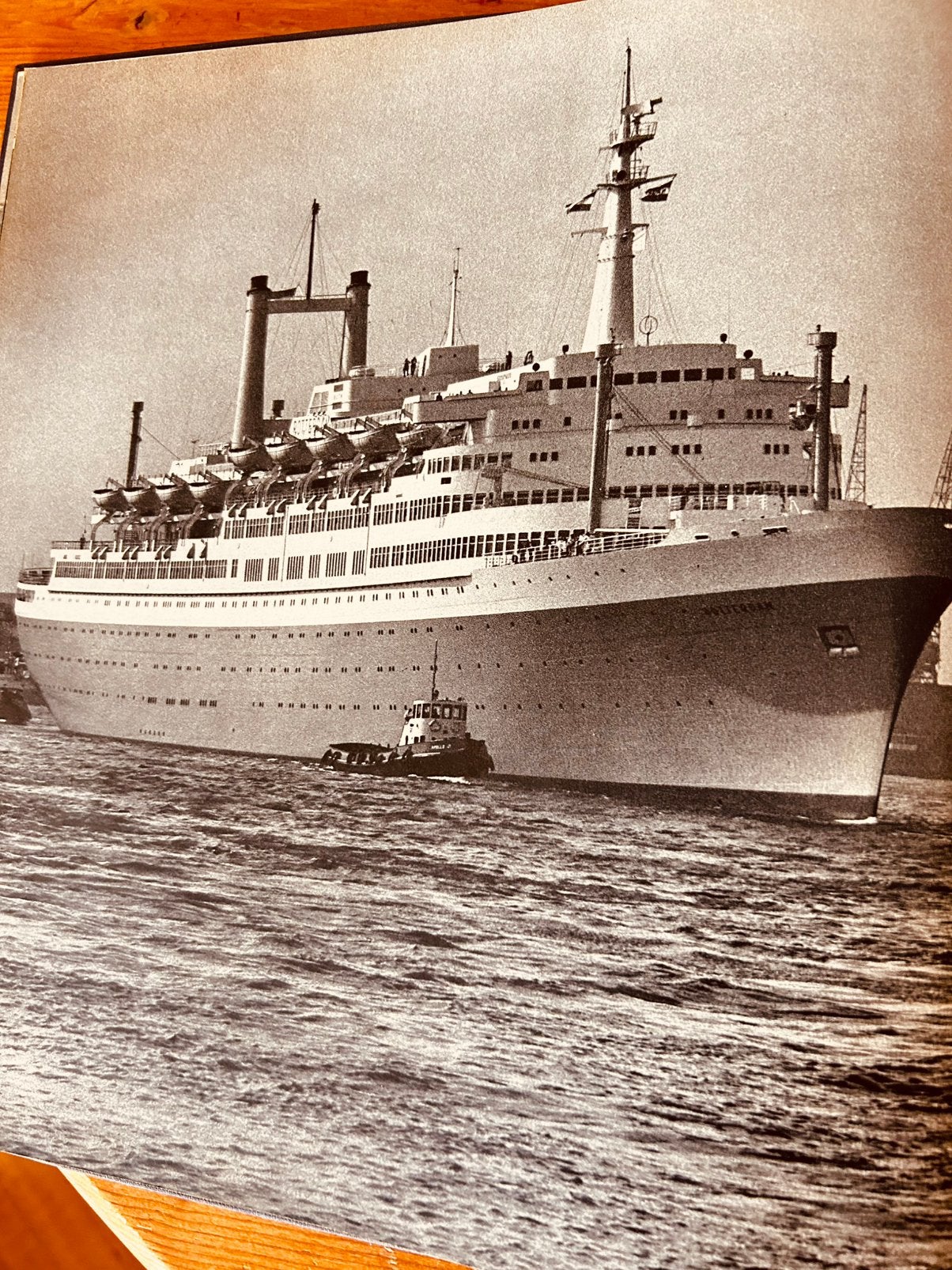 Rotterdam dynamische stad. 1959, Ophalen of Verzenden, Gelezen, Overige onderwerpen